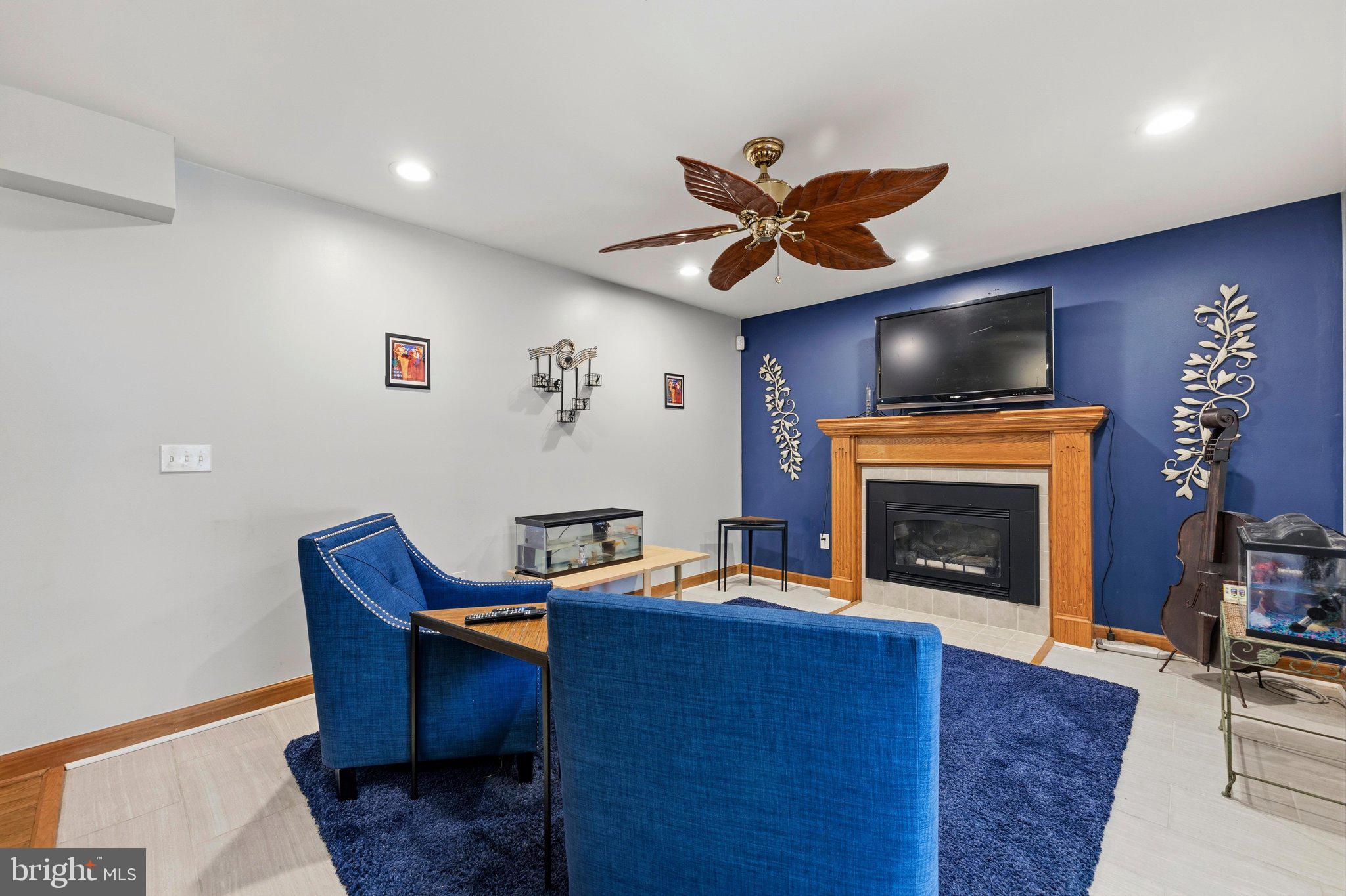ELMHURST - Residential