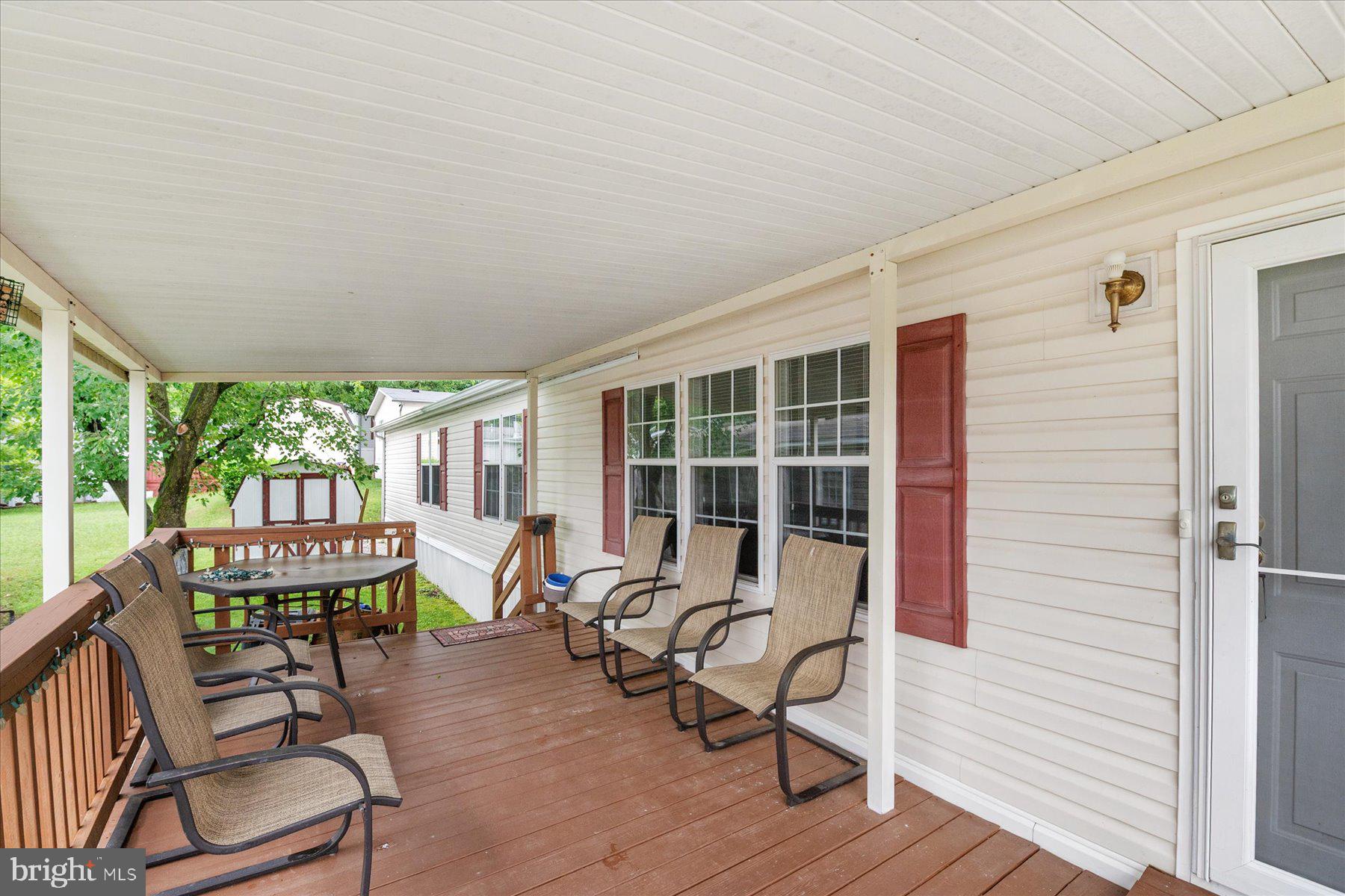 HOLIDAY MOBILE ESTATES - Residential