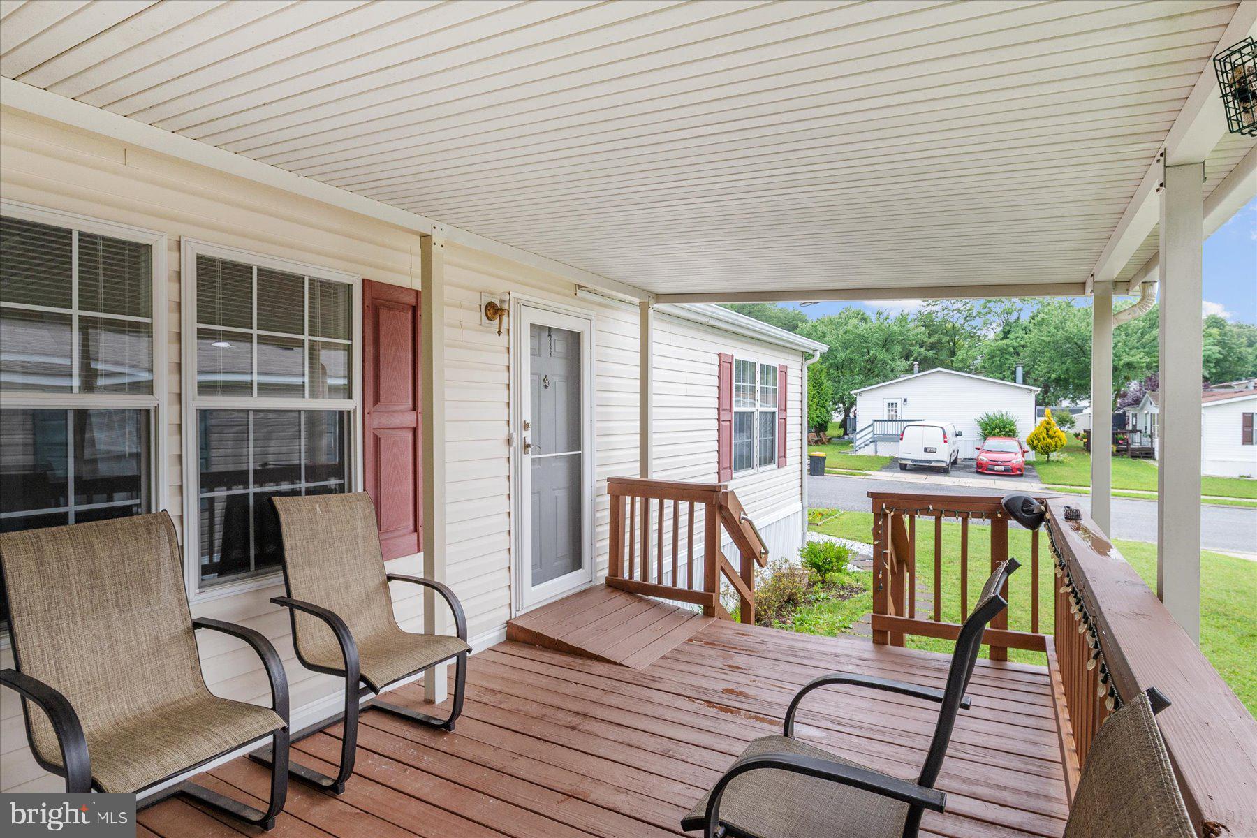 HOLIDAY MOBILE ESTATES - Residential