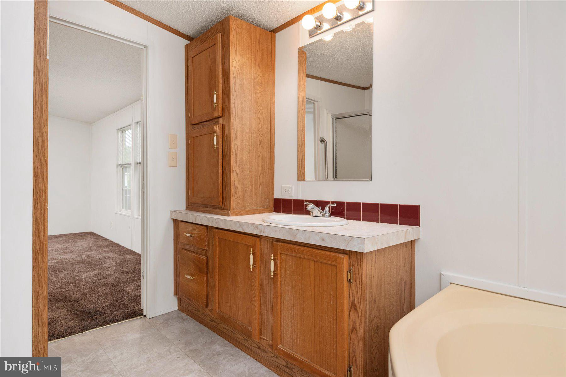 HOLIDAY MOBILE ESTATES - Residential