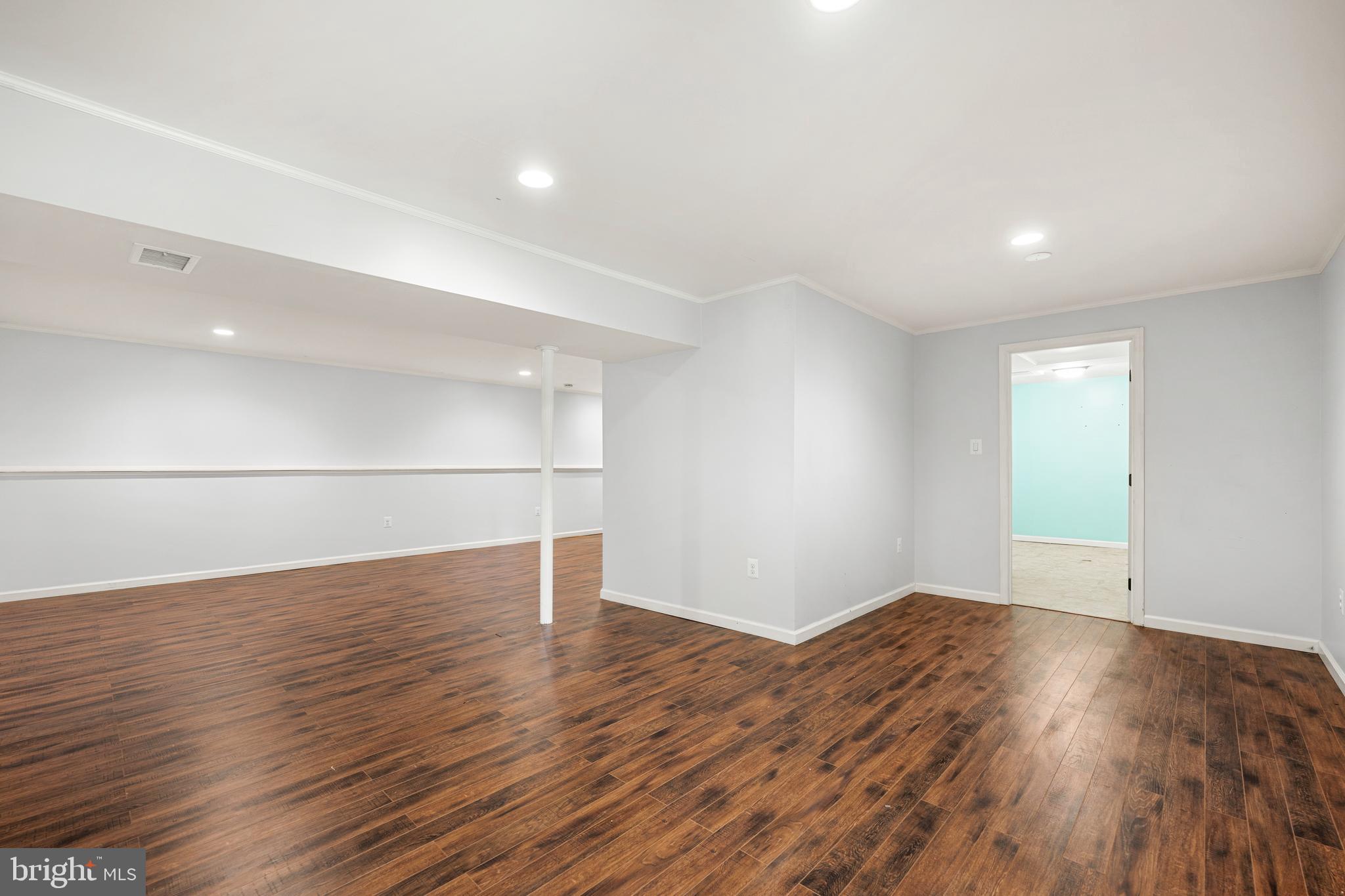 NEWINGTON FOREST - Residential