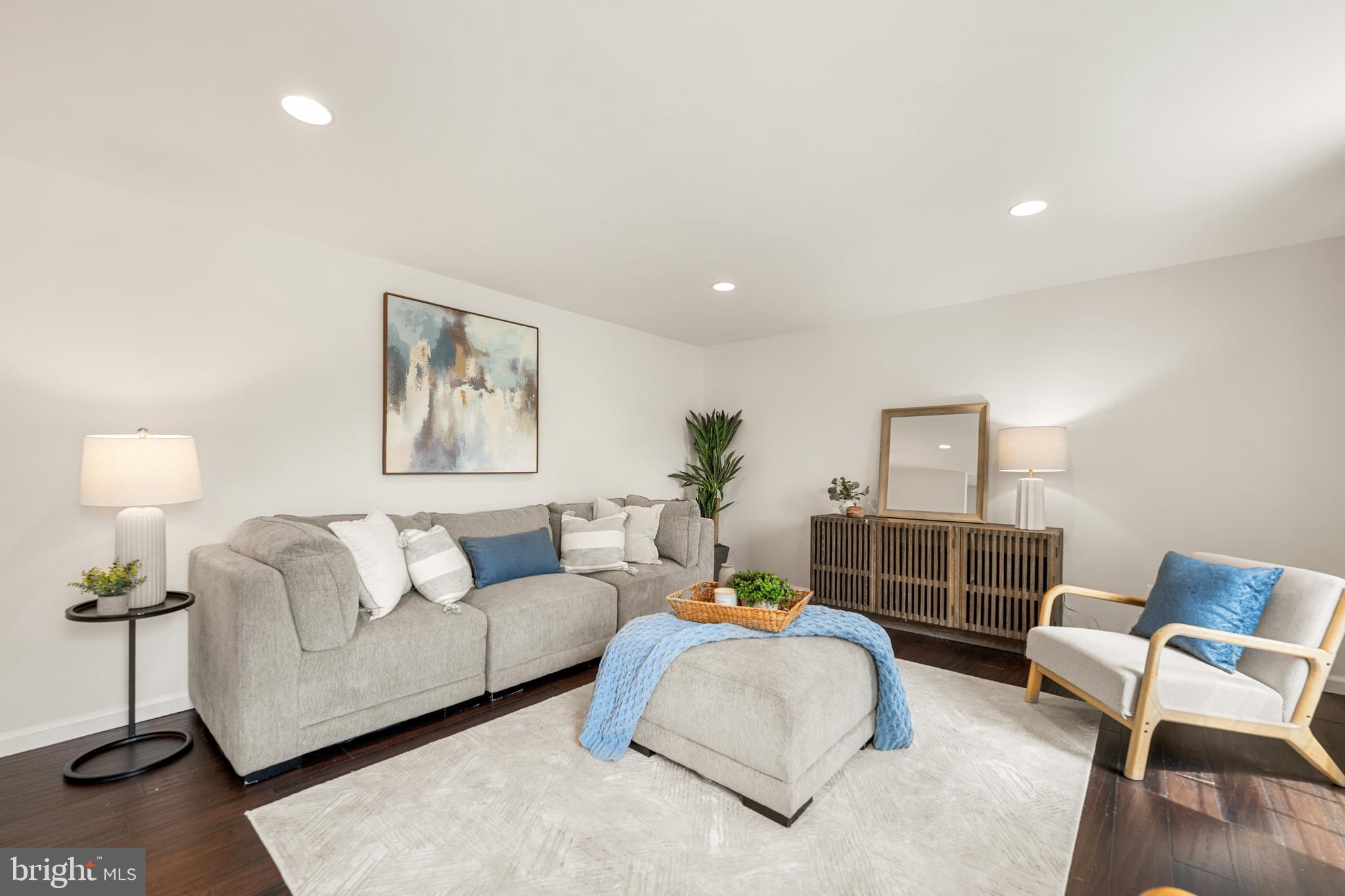 NEWINGTON FOREST - Residential