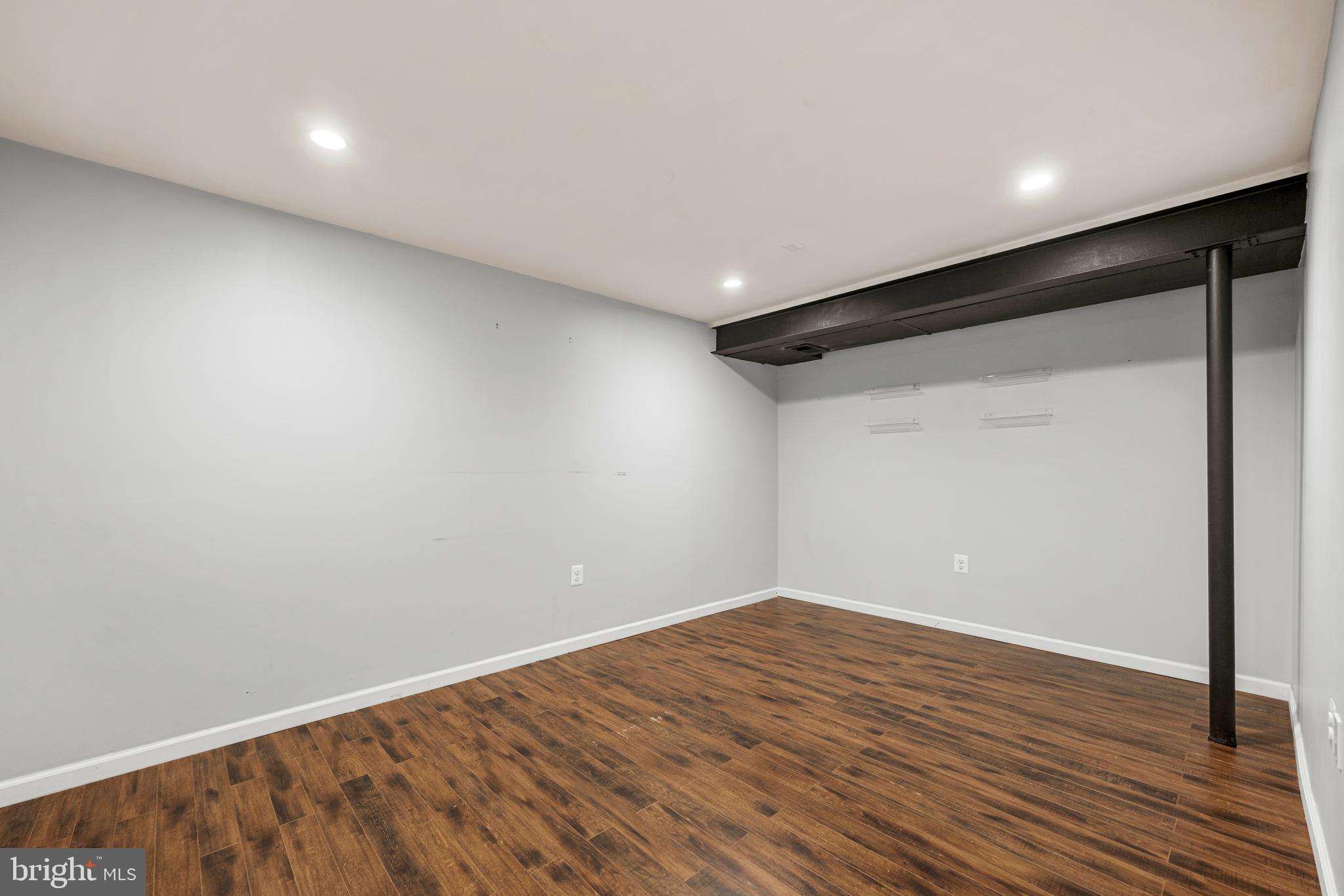 NEWINGTON FOREST - Residential