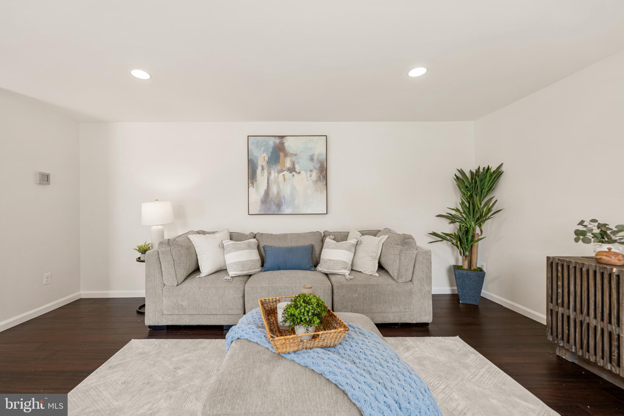 NEWINGTON FOREST - Residential