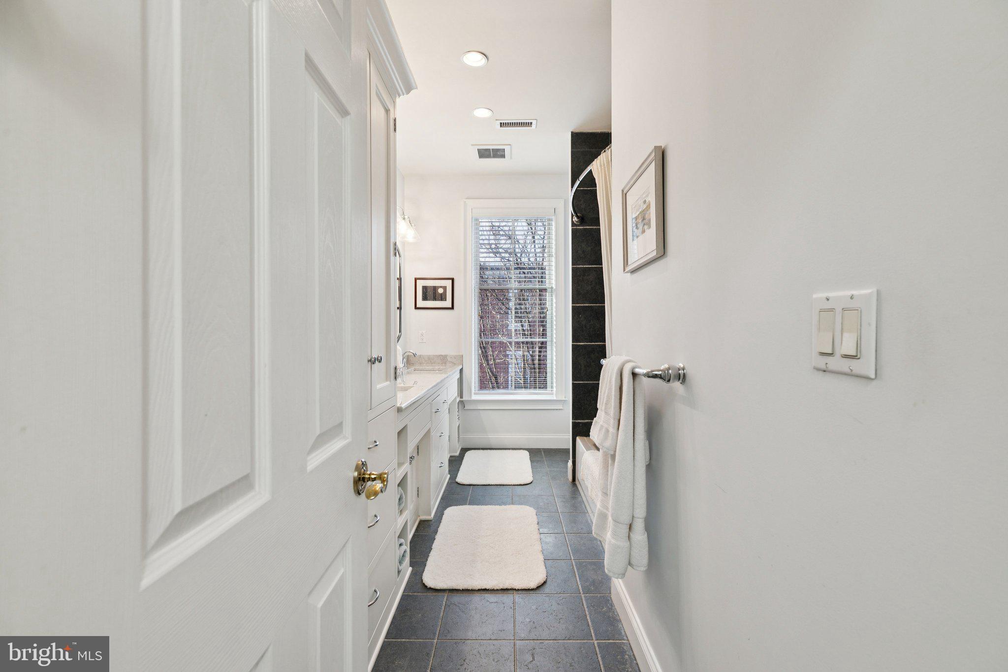 FAIRMOUNT - Residential
