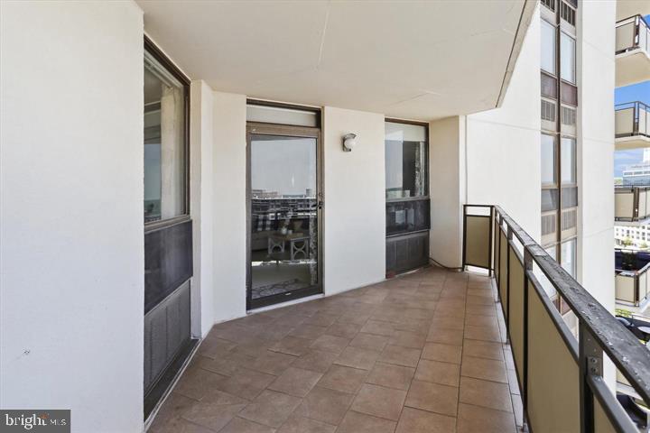 THE RIDGELY - Residential