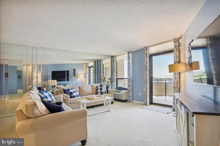 THE RIDGELY - Residential