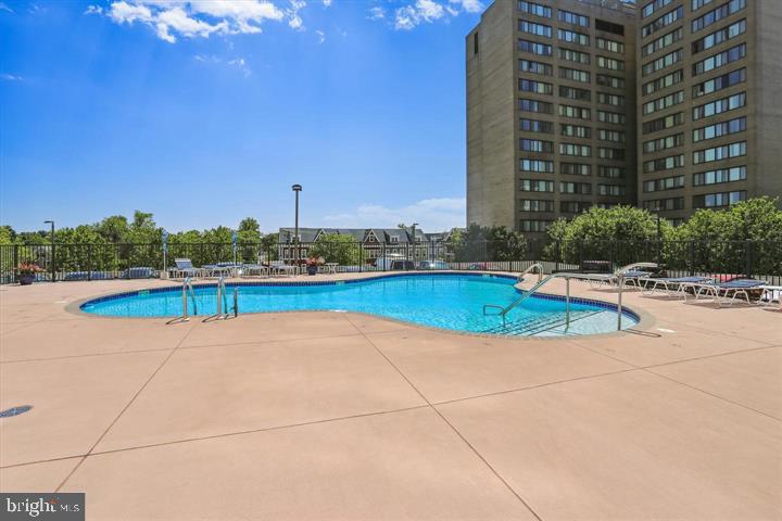 THE RIDGELY - Residential