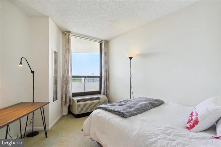 THE RIDGELY - Residential