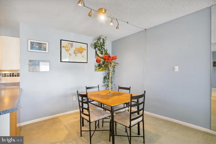 THE RIDGELY - Residential