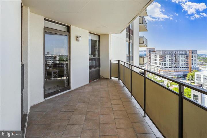 THE RIDGELY - Residential