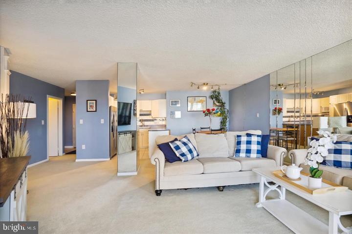 THE RIDGELY - Residential