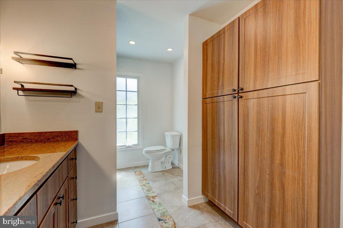 ADDISON HEIGHTS - Residential Lease