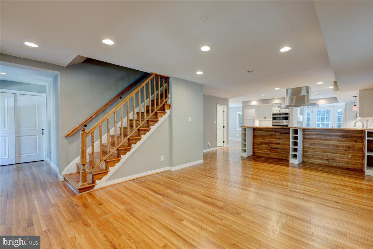 ADDISON HEIGHTS - Residential Lease