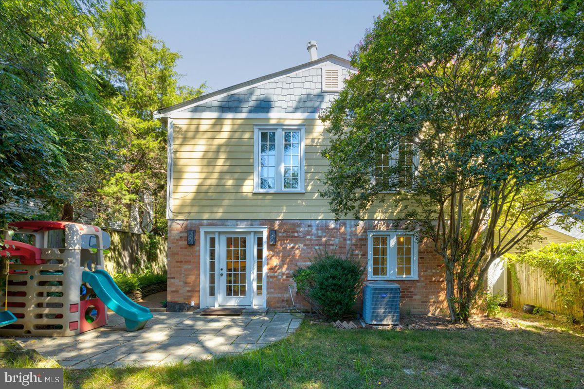 ADDISON HEIGHTS - Residential Lease