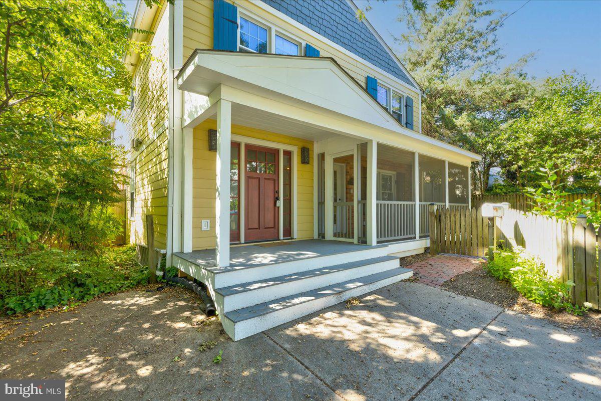 ADDISON HEIGHTS - Residential Lease