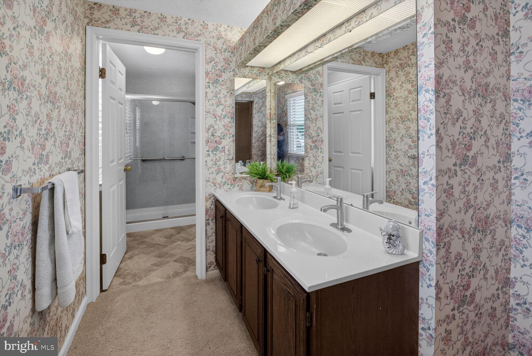 SADDLE CREEK - Residential