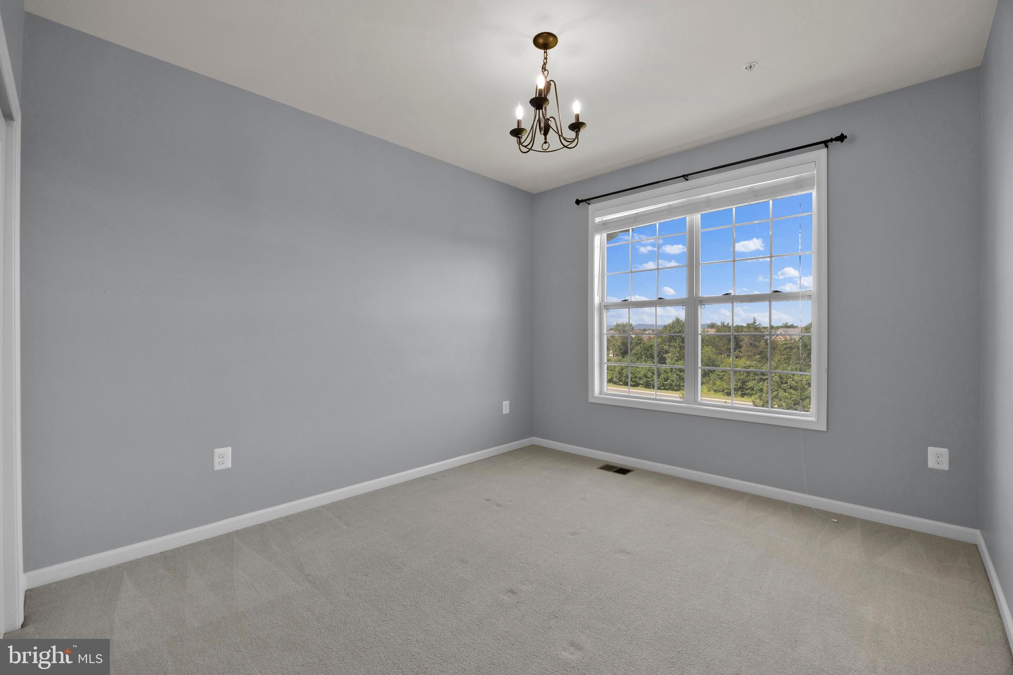 RIDGES AT LOUDOUN VALLEY - Residential