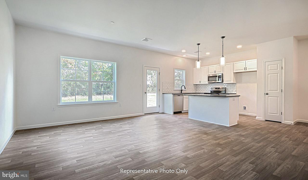 THE TOWNES AT BRIAR CREEK - Residential