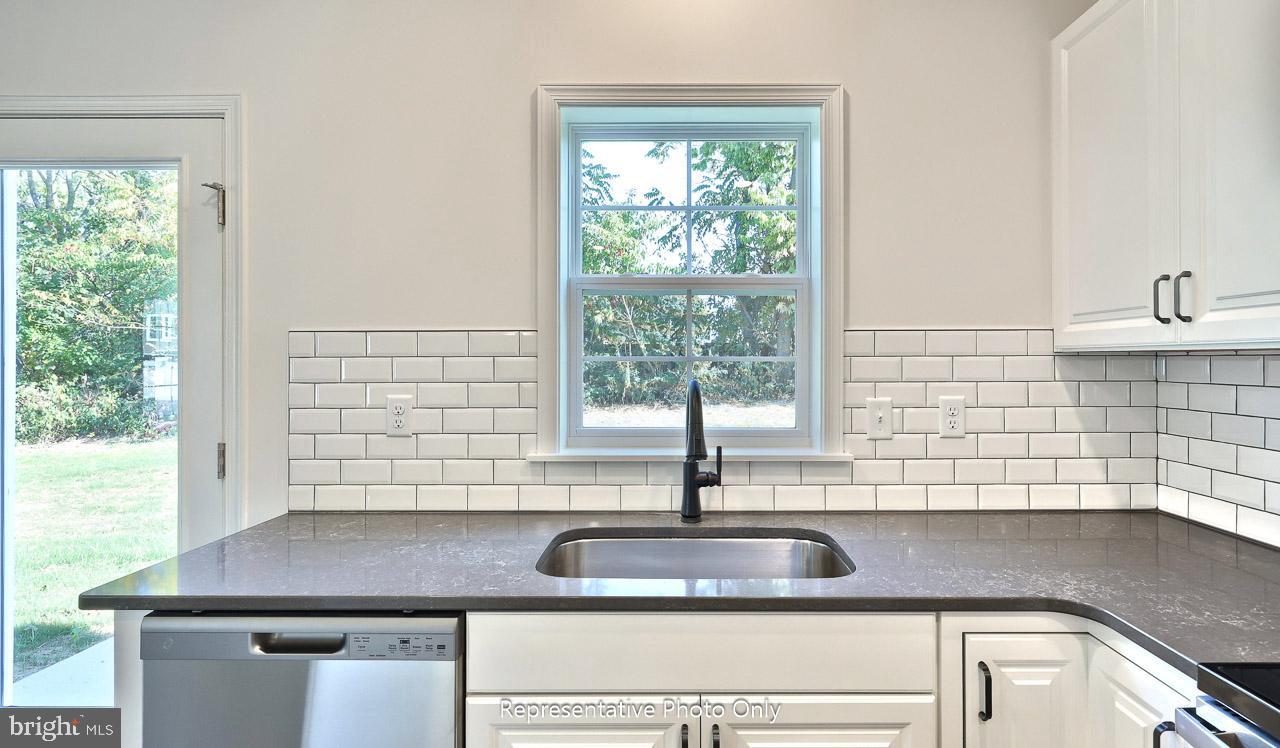 THE TOWNES AT BRIAR CREEK - Residential