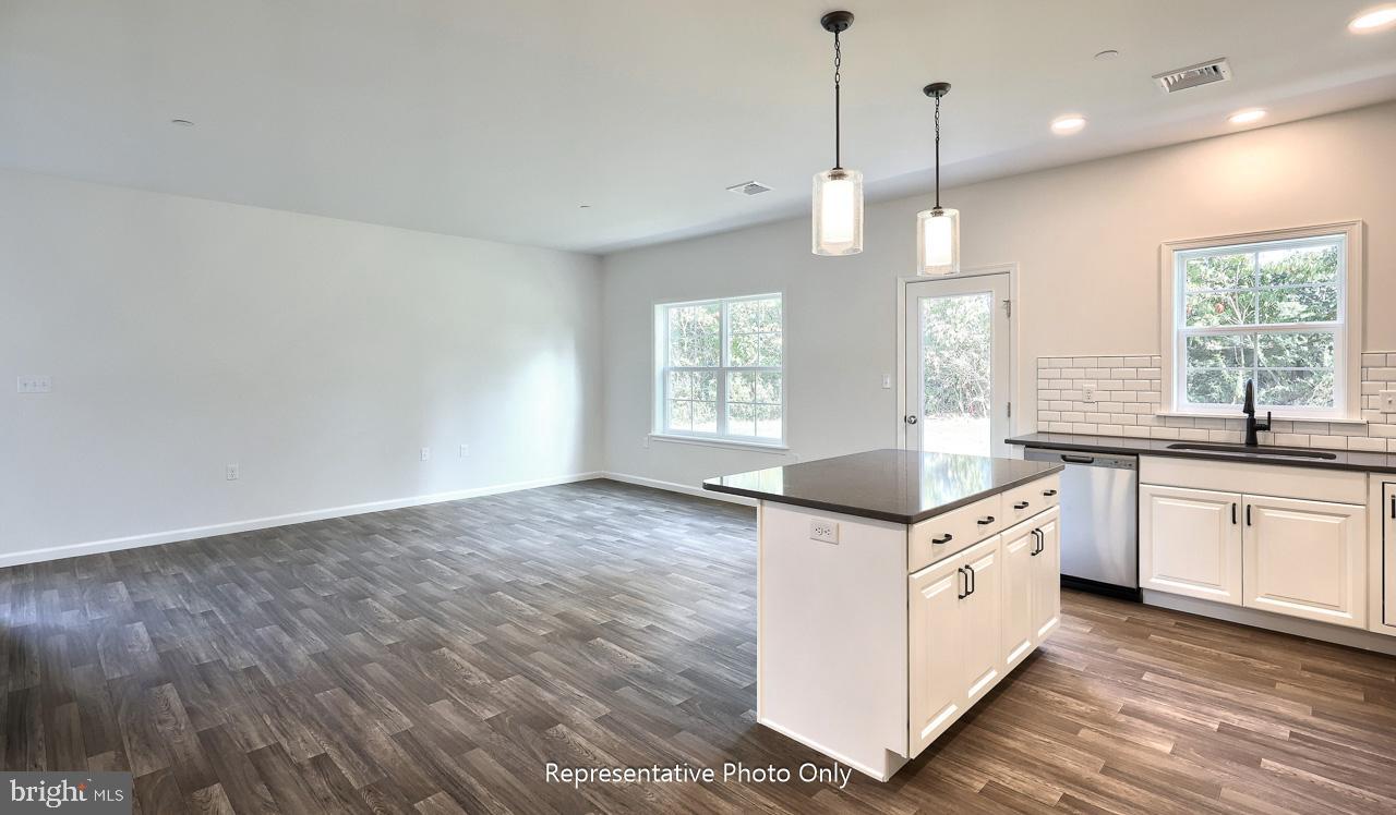 THE TOWNES AT BRIAR CREEK - Residential