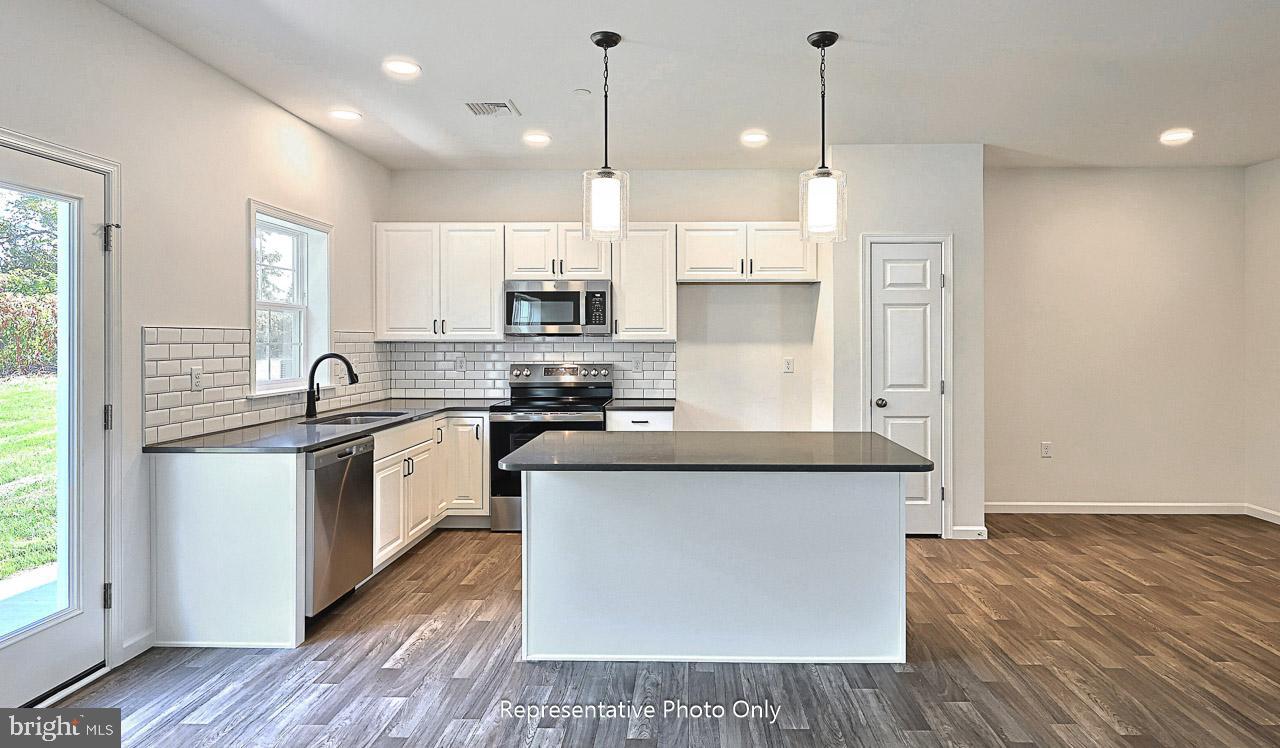 THE TOWNES AT BRIAR CREEK - Residential