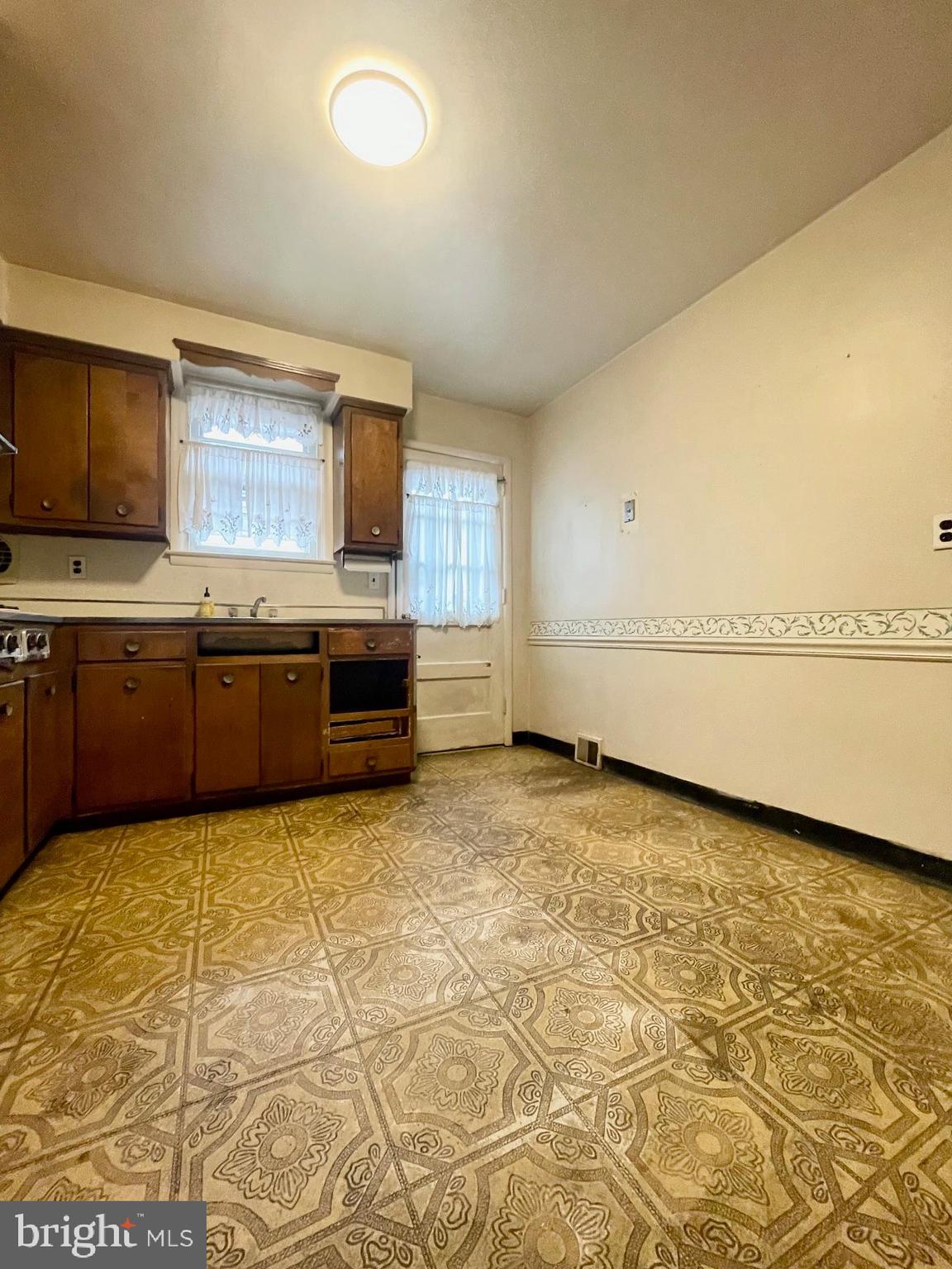 FOX CHASE - Residential