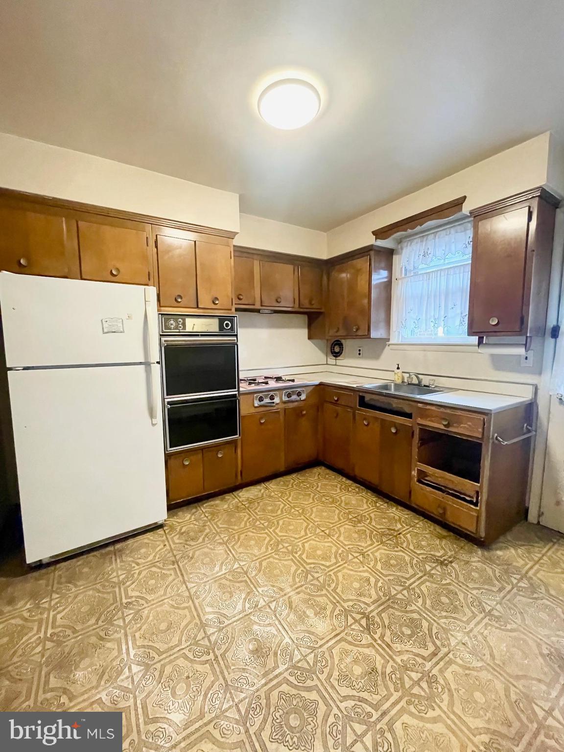 FOX CHASE - Residential