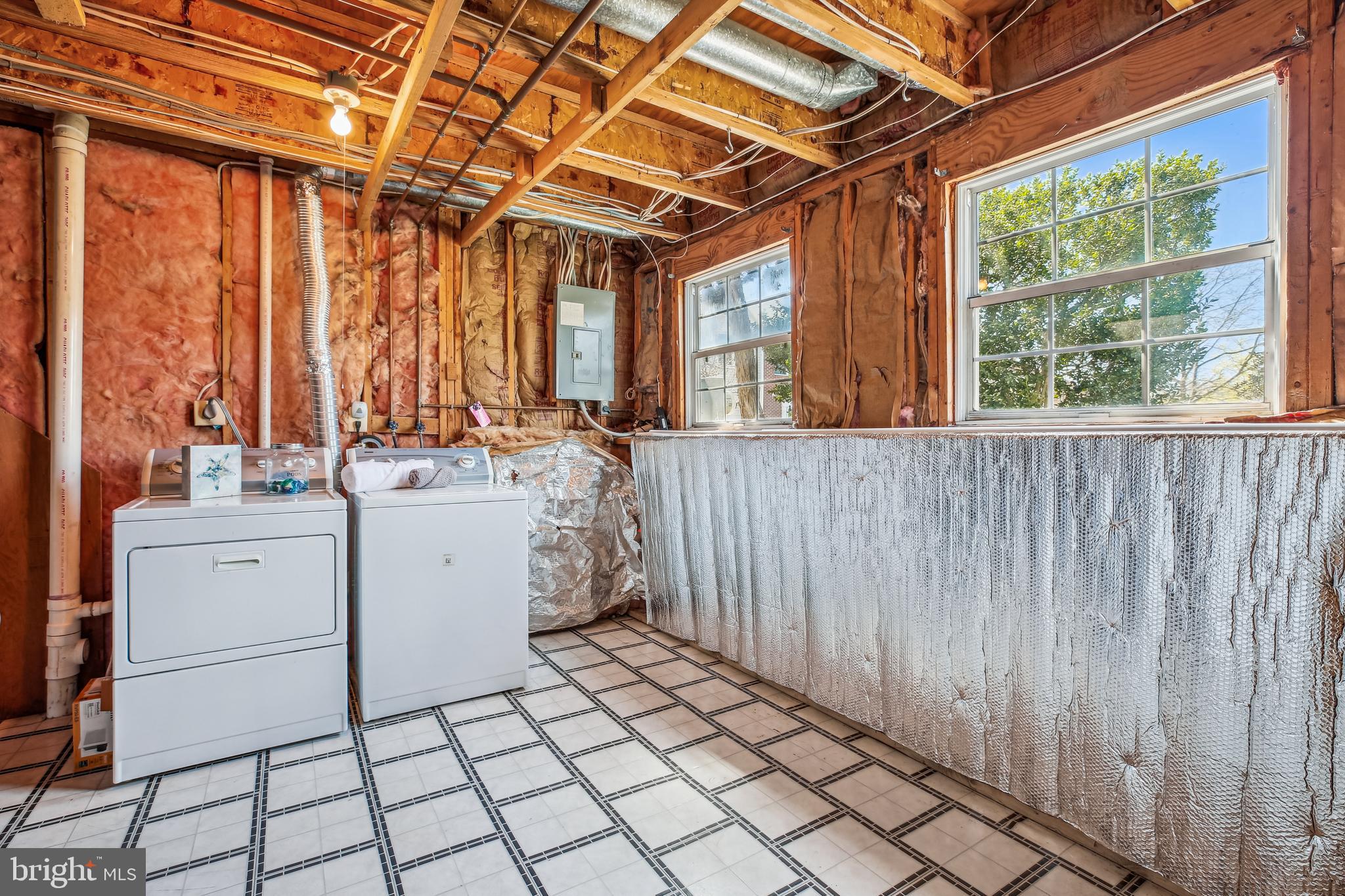 VALLEY STREAM ESTATES - Residential