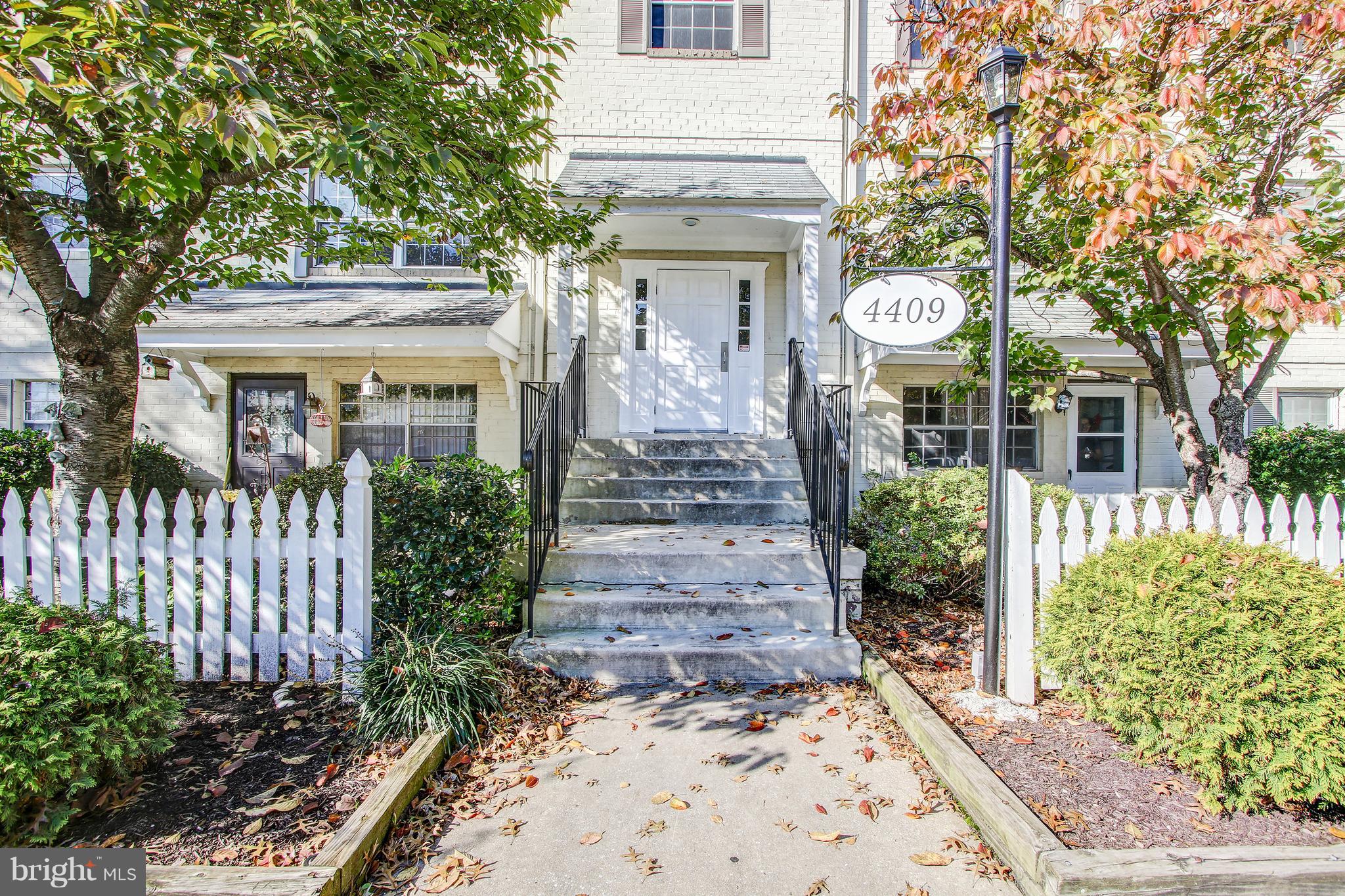 This spacious condo features 3 bedrooms and 2 bathrooms. Bright and open concept living and dining space with walk-out to large balcony. The kitchen has been updated with granite counters, recessed lighting and lots of cabinet space. The master bedroom suite features a large closet and ensuite with large stone tile shower. Hardwood floors throughout the unit. The building has laundry and storage facilities. Peaceful community setting with common grounds, pool, playgrounds, and much more. The unit comes with 2 assigned parking permits and also has plenty of overflow parking.  Conveniently located near major commuter routes and closet to shopping, restaurants, schools, and parks. Don't forget to check out the 3D tour of this unit!