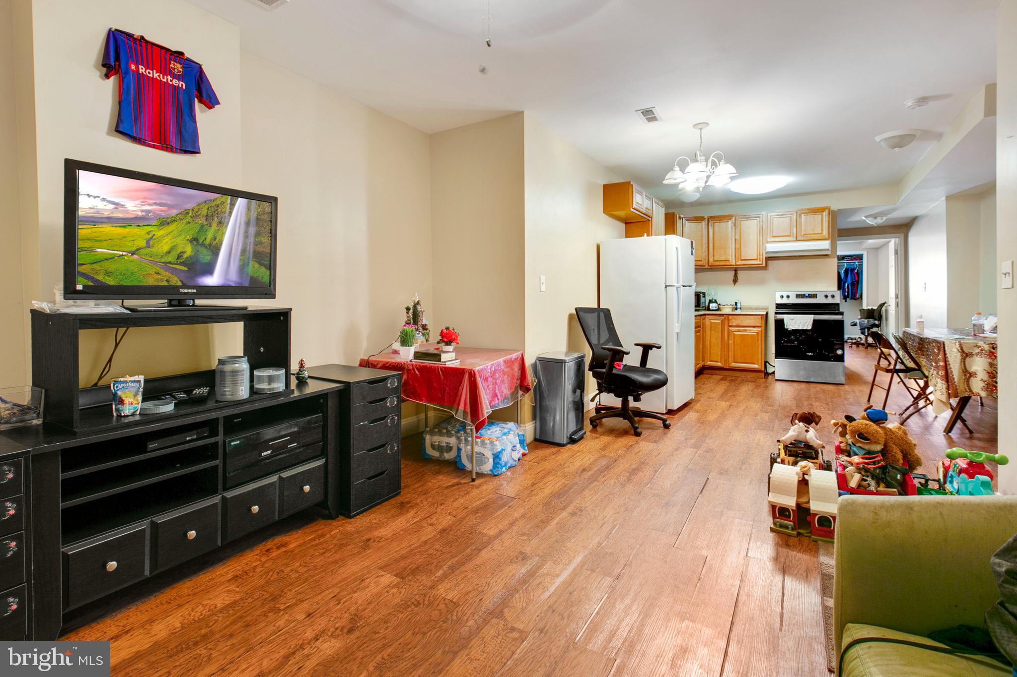 HIGHLANDTOWN - Residential