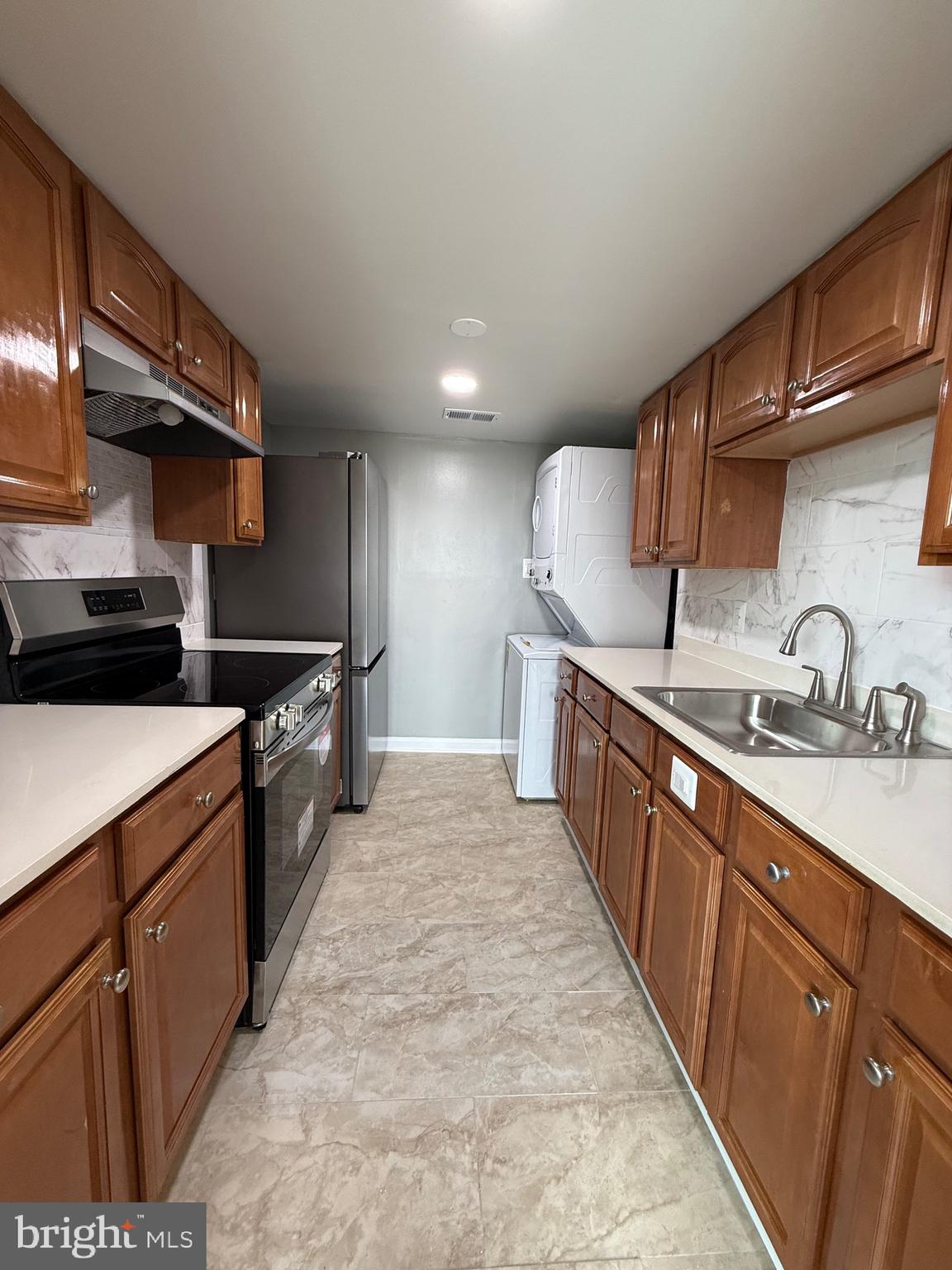 WILLIAMSTOWN - Residential