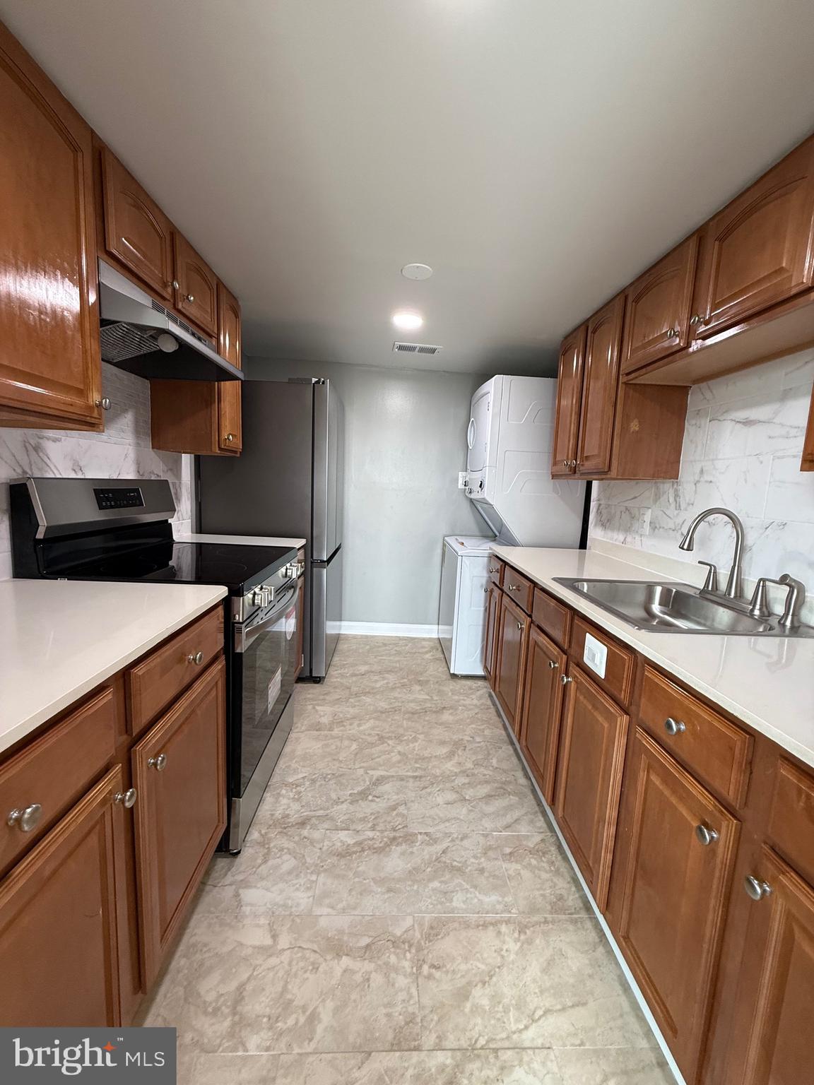 WILLIAMSTOWN - Residential