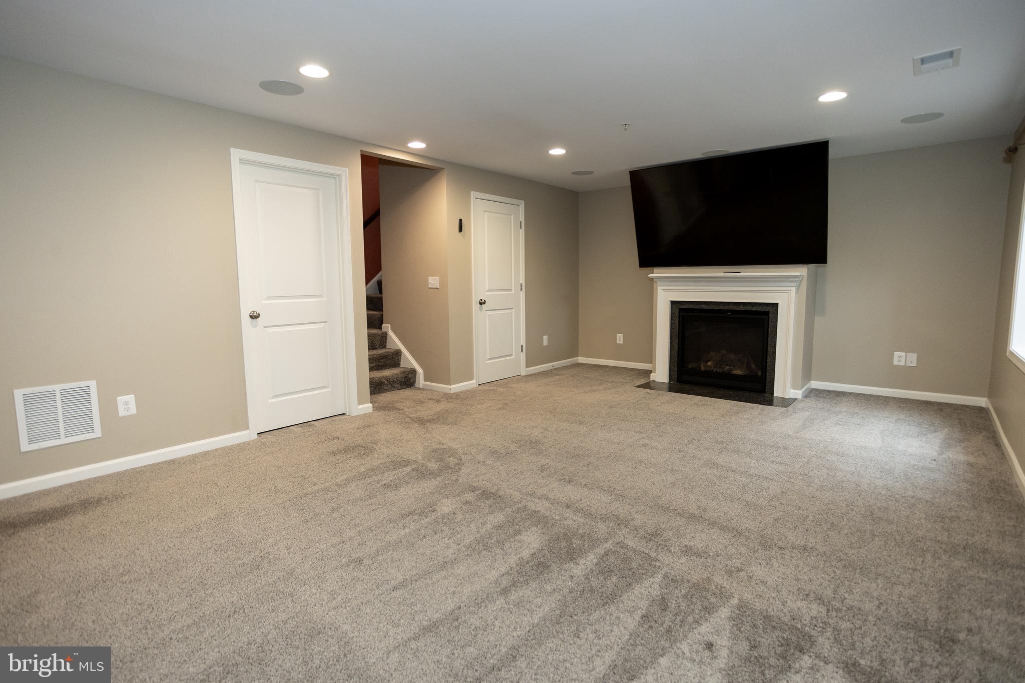POTOMAC SHORES - Residential