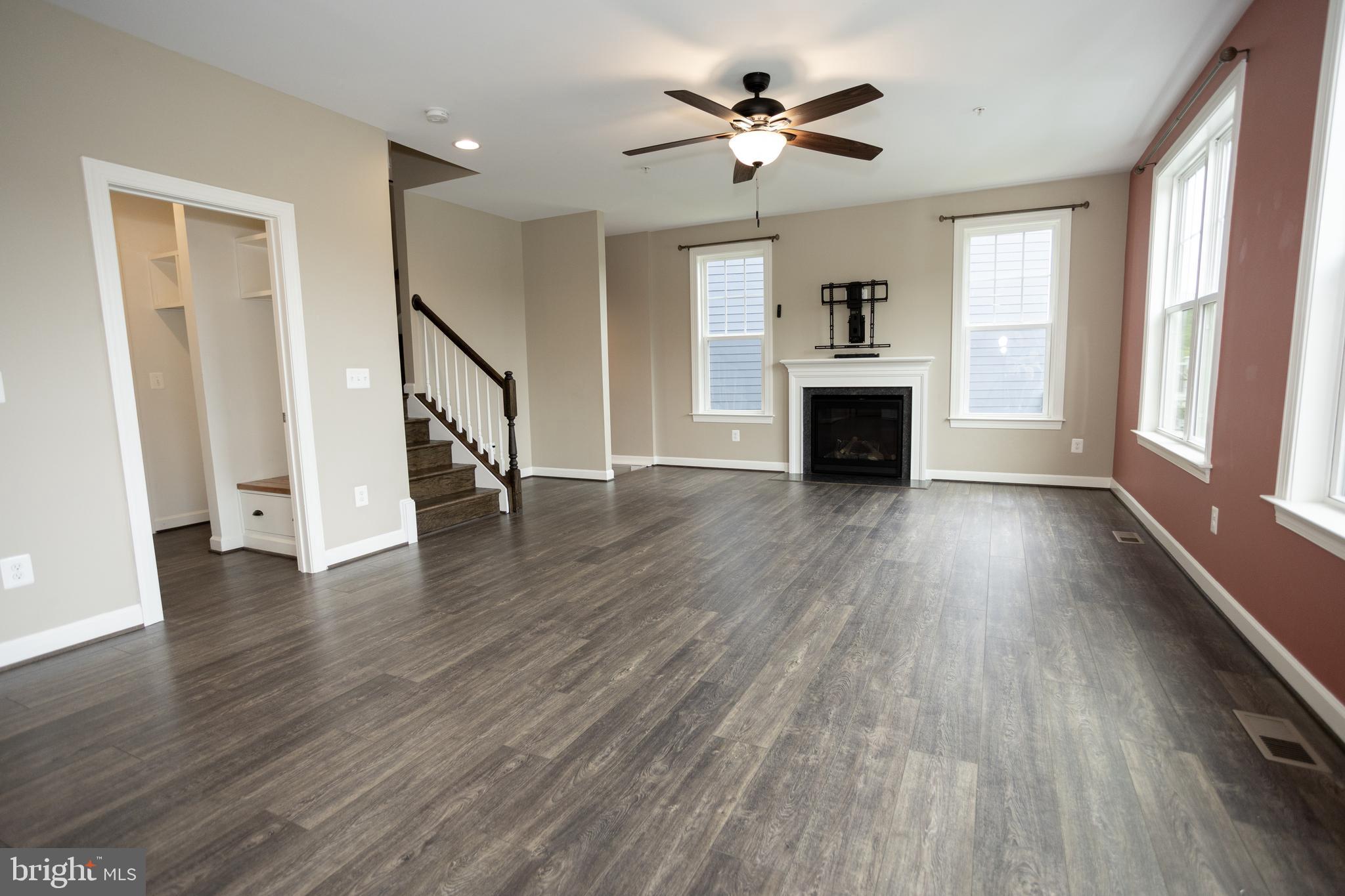 POTOMAC SHORES - Residential