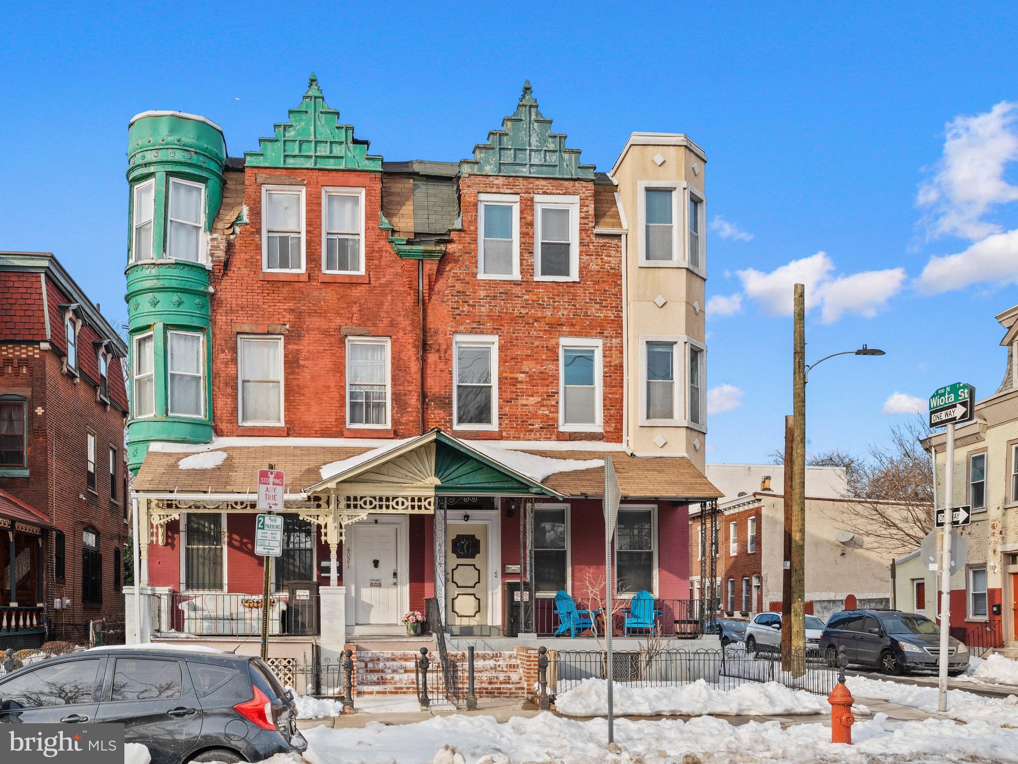 UNIVERSITY CITY - Residential Income