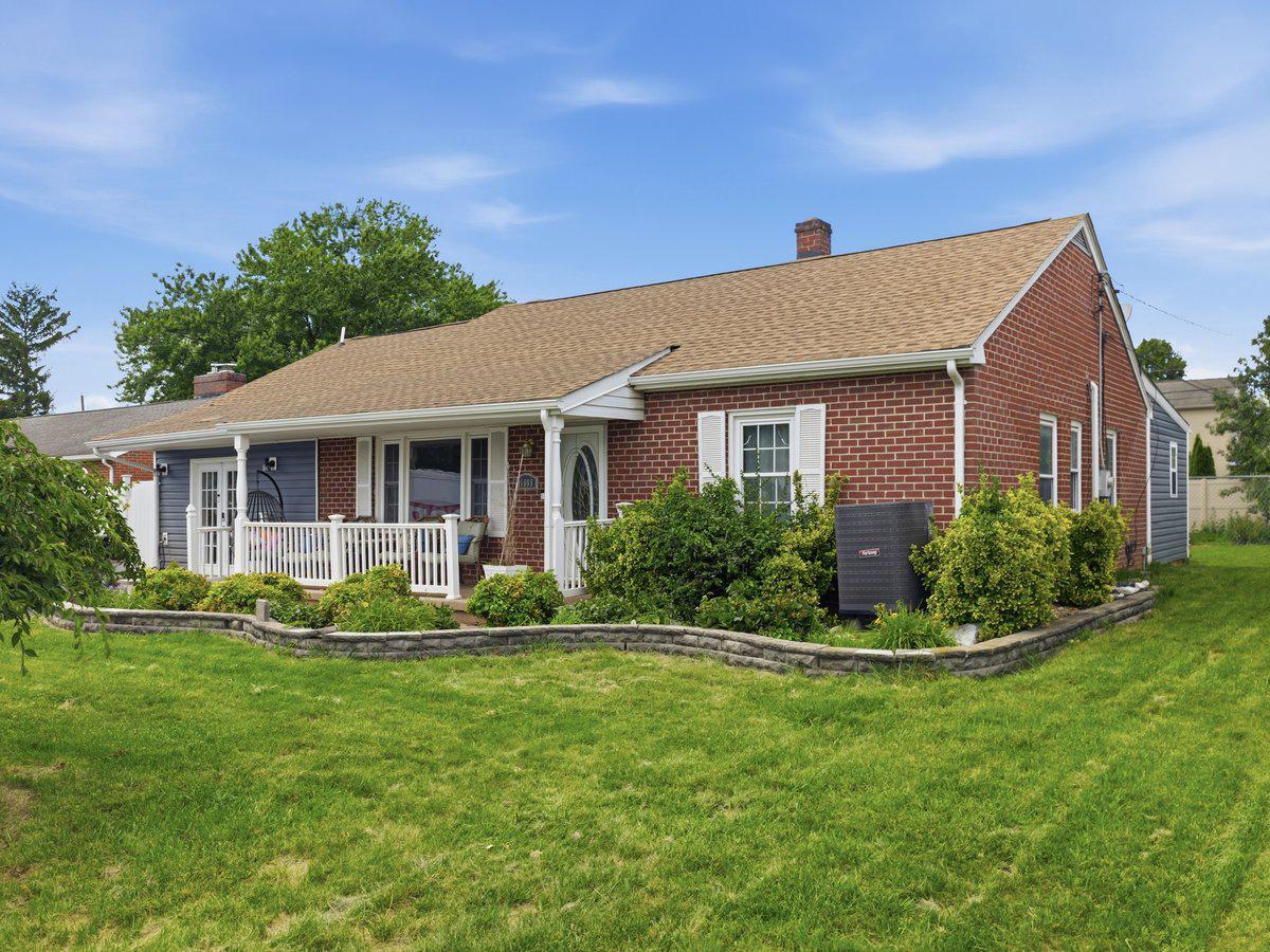 TAMMANY MANOR - Residential