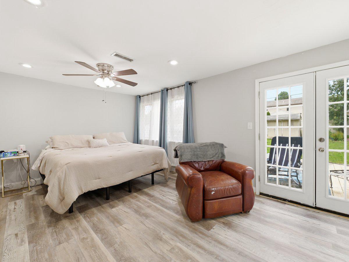 TAMMANY MANOR - Residential
