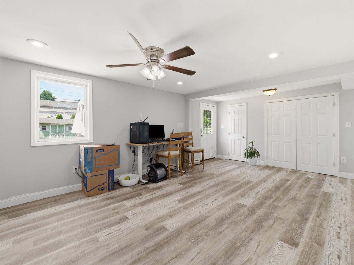 TAMMANY MANOR - Residential