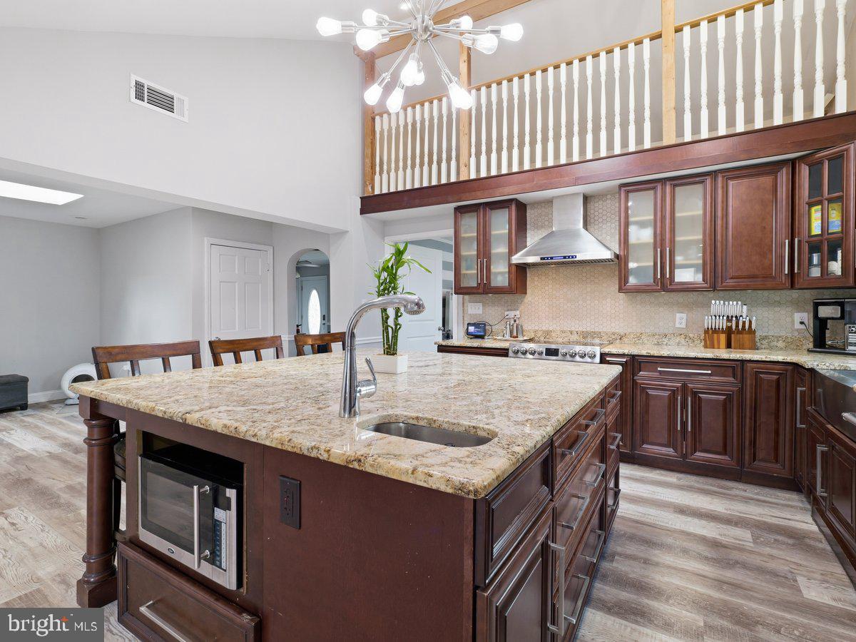 TAMMANY MANOR - Residential