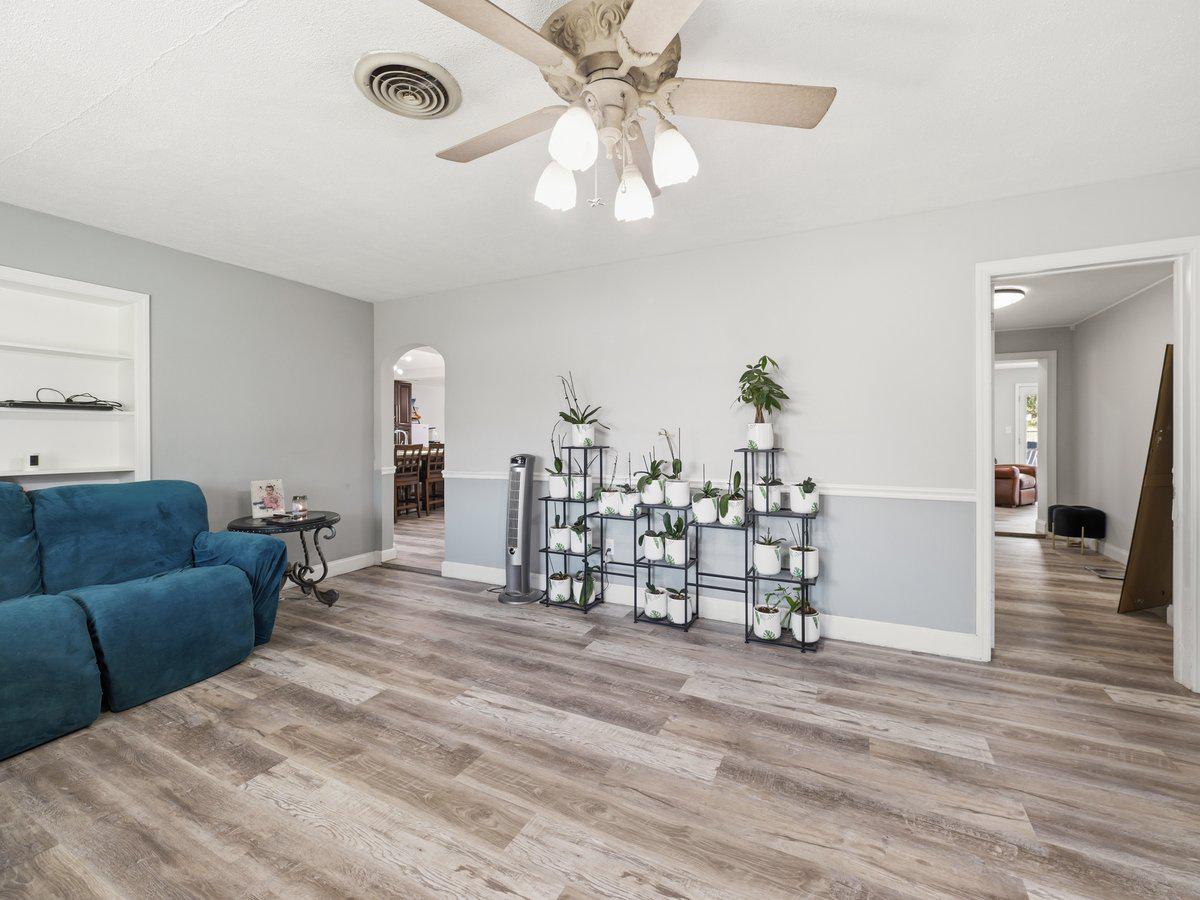 TAMMANY MANOR - Residential