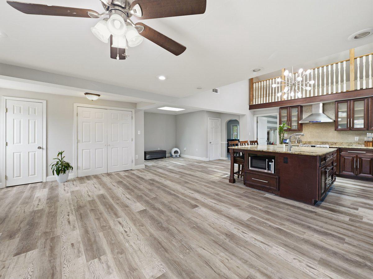 TAMMANY MANOR - Residential