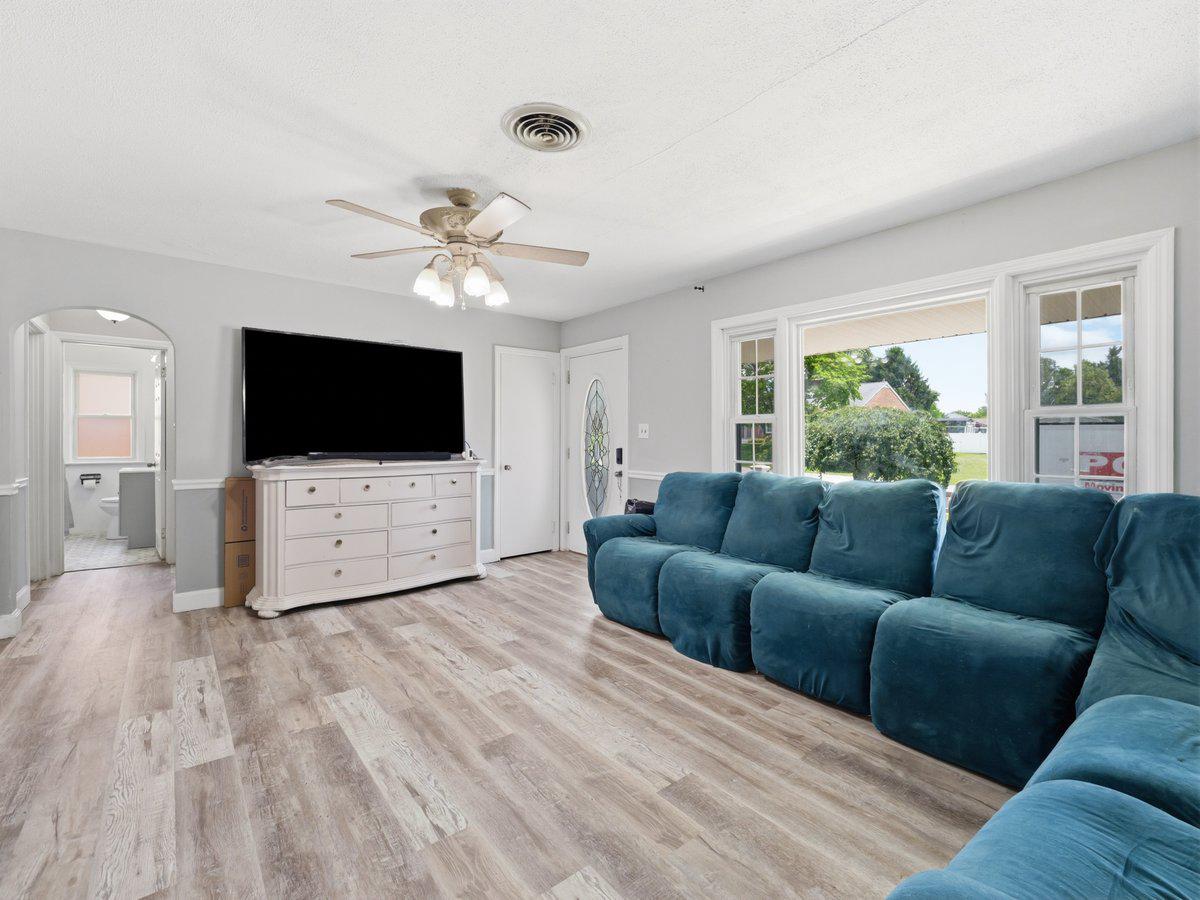 TAMMANY MANOR - Residential