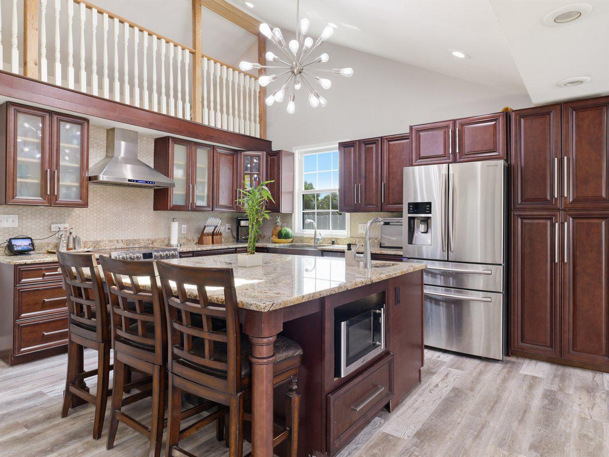 TAMMANY MANOR - Residential