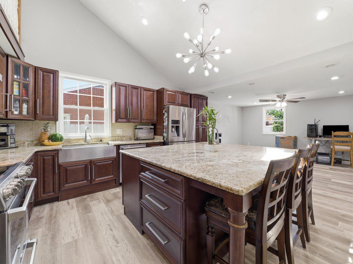 TAMMANY MANOR - Residential