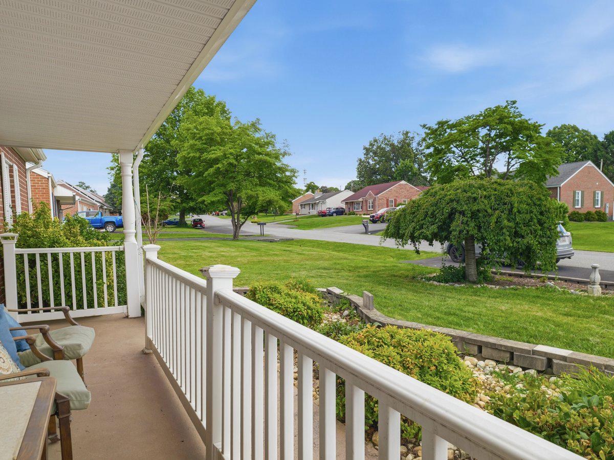 TAMMANY MANOR - Residential