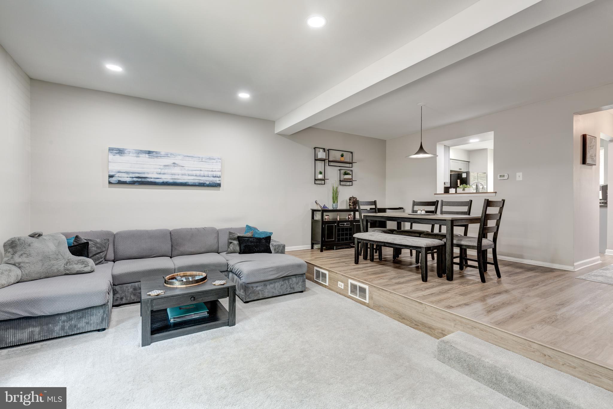KIMBERLY VILLAGE - Residential