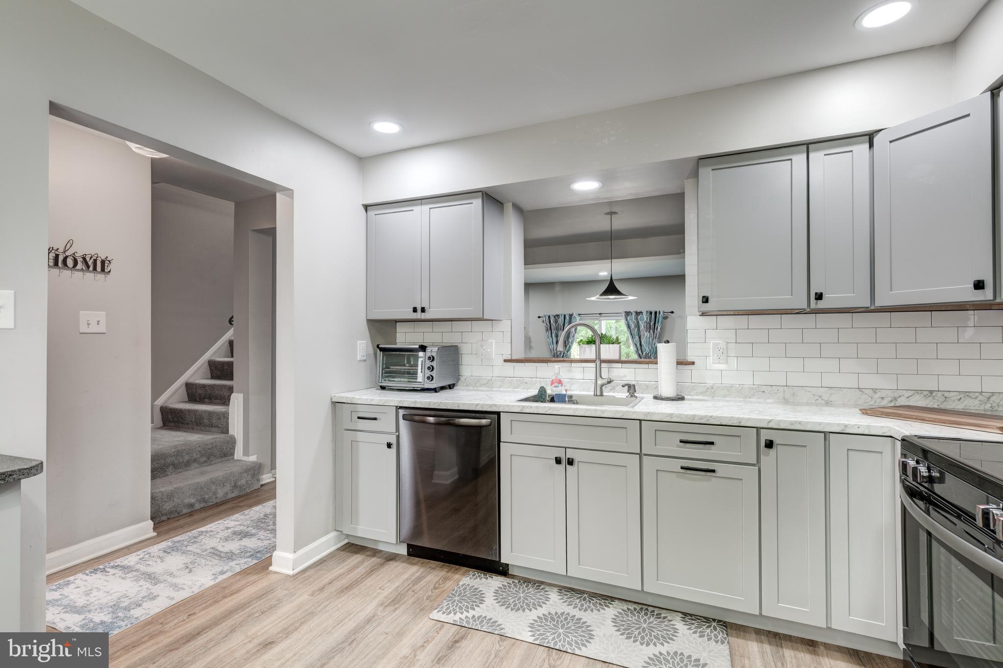 KIMBERLY VILLAGE - Residential