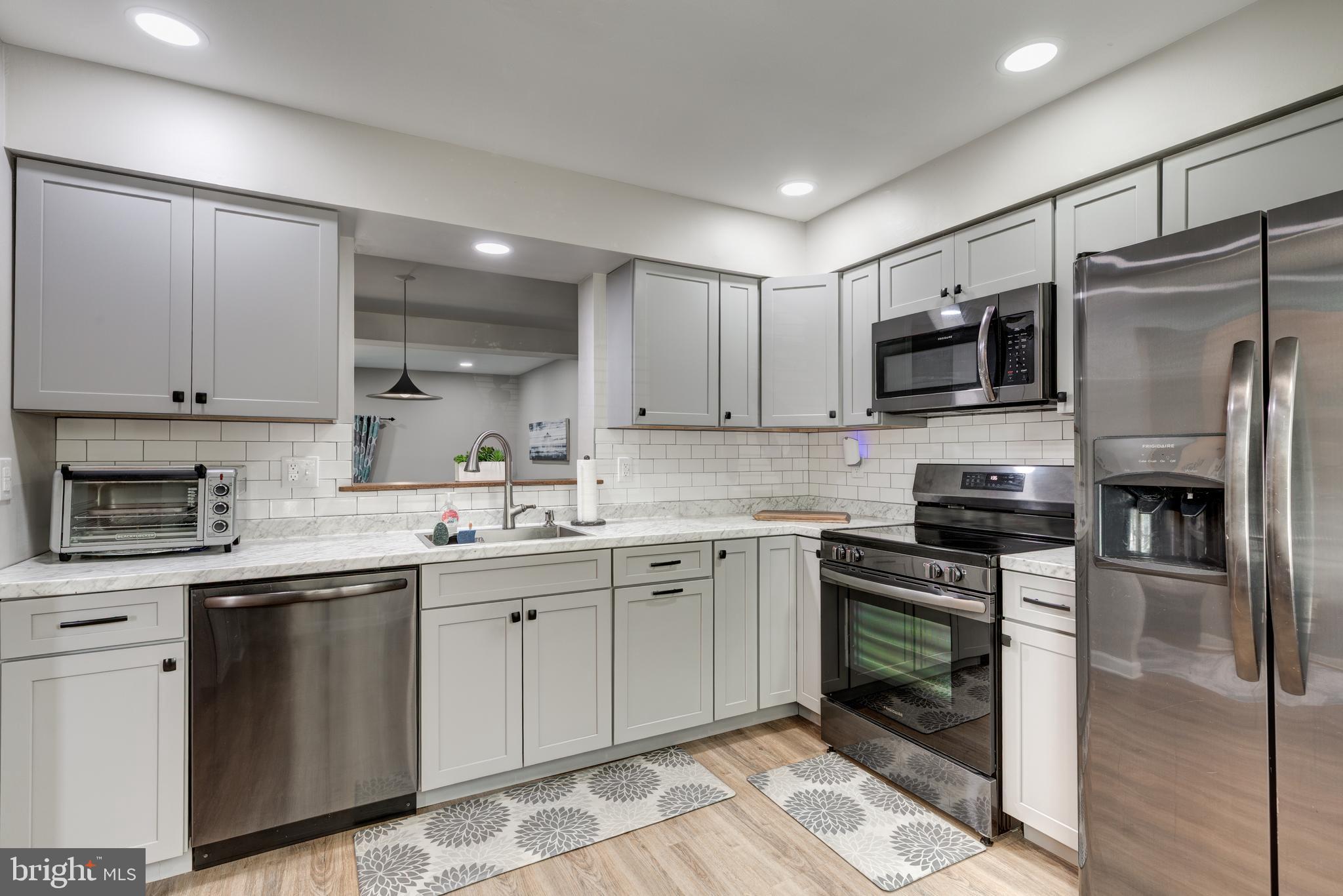 KIMBERLY VILLAGE - Residential