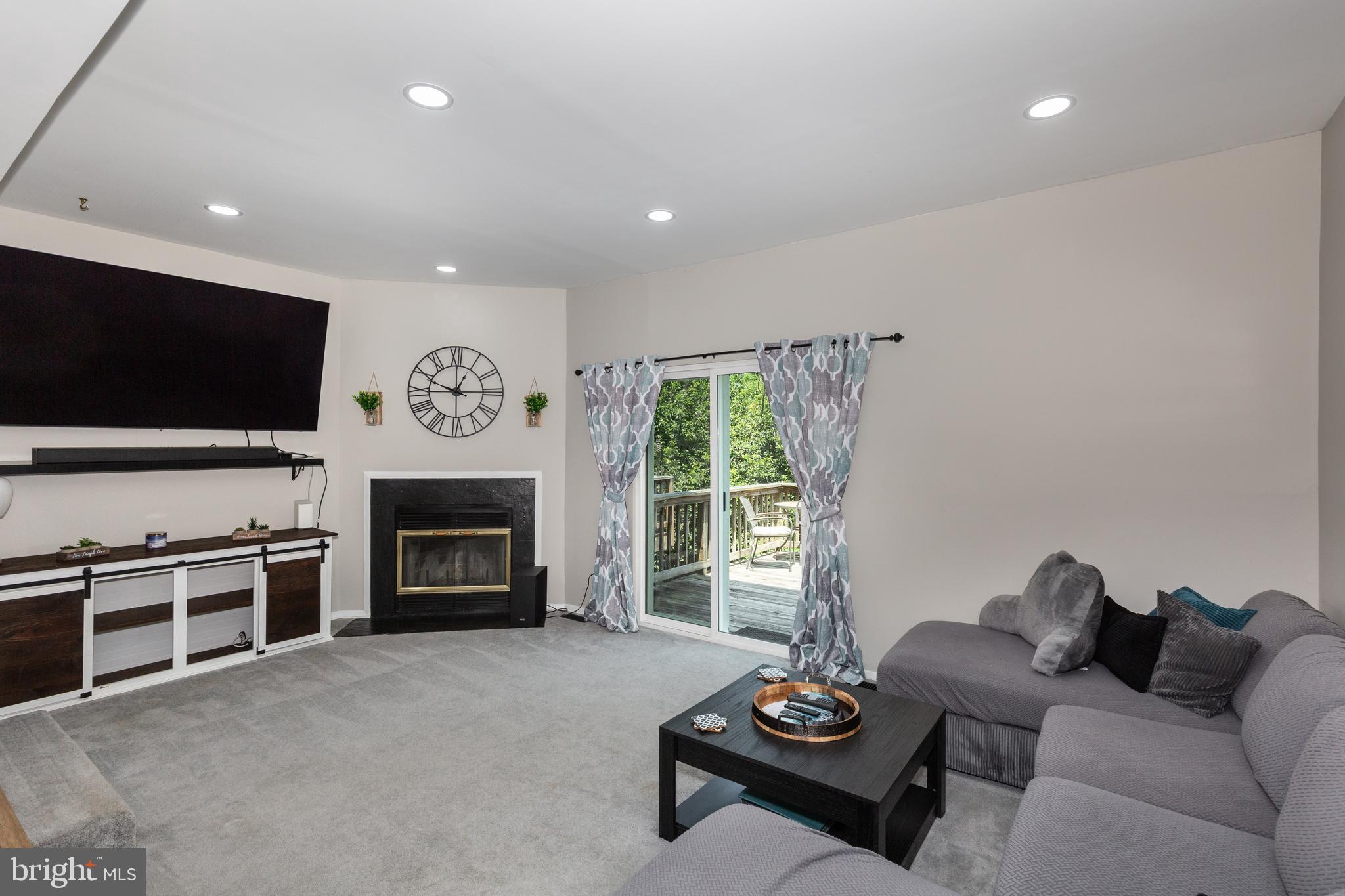 KIMBERLY VILLAGE - Residential